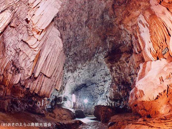 【周辺観光】「昇竜洞」　鍾乳石の発達が素晴らしく特にフローストーンは全国最大級です