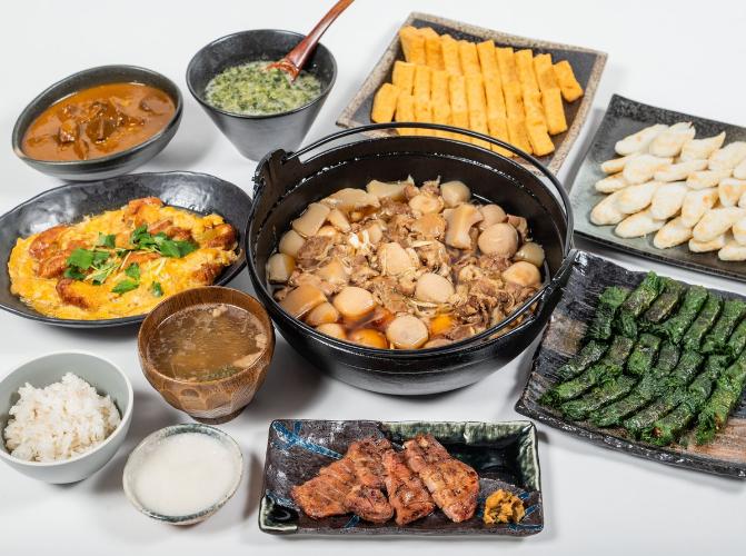 朝食ビュッフェ：郷土料理＆地元食
