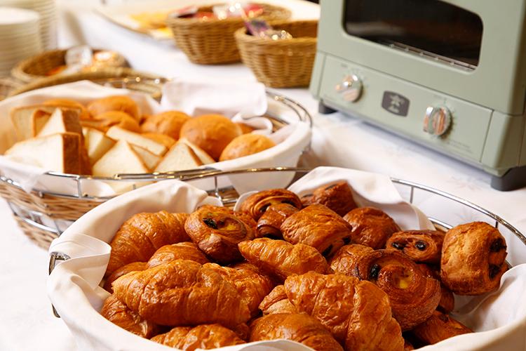 【朝食バイキング（イメージ）】和洋約40種類のお料理を心ゆくまでご堪能ください