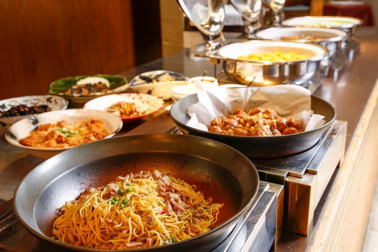 【朝食バイキング（イメージ）】和洋約40種類のお料理を心ゆくまでご堪能ください