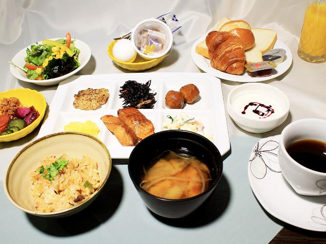朝食盛り付け例