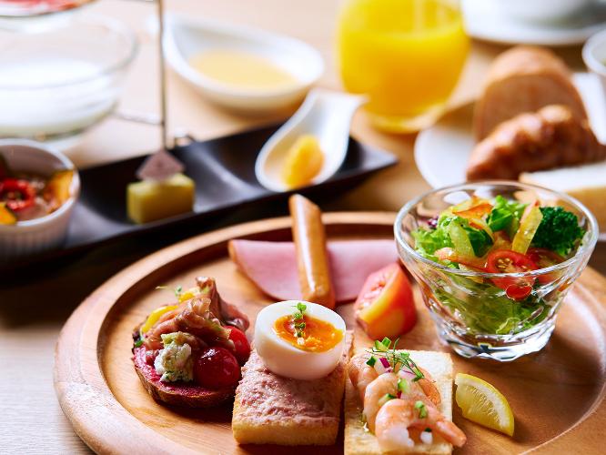 朝食メインメニュー「スモーブロー」