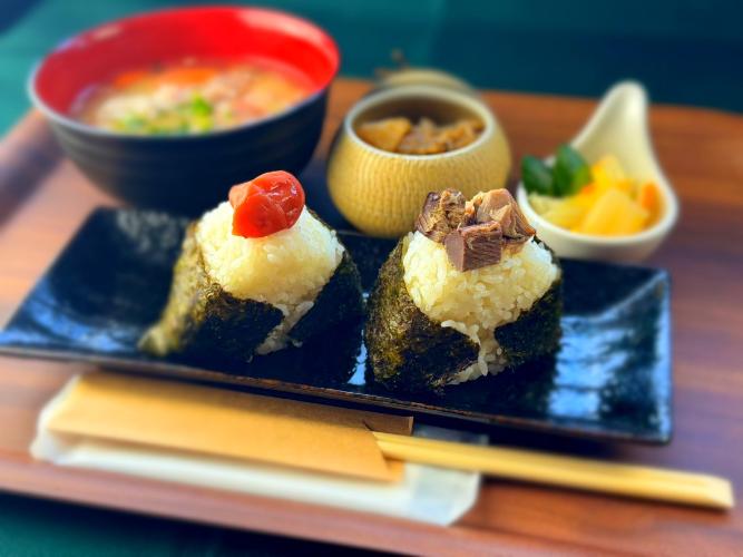 朝食