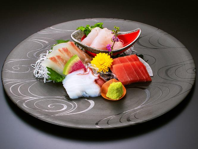 【季節の会席料理】庄内浜の鮮魚と鮪　4点盛り合せ（2025年5月末迄）