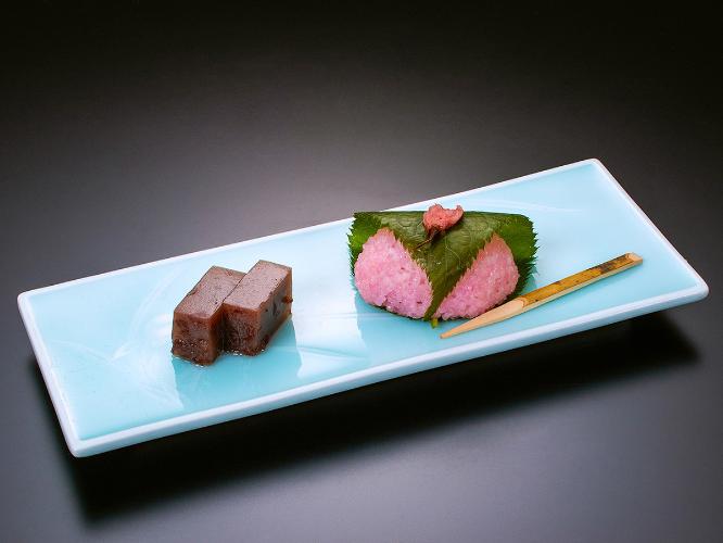 【季節の会席料理】桜餅　つぶあん水羊羹（2025年5月末迄）