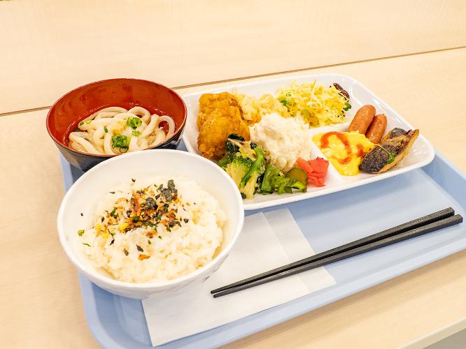 朝食
