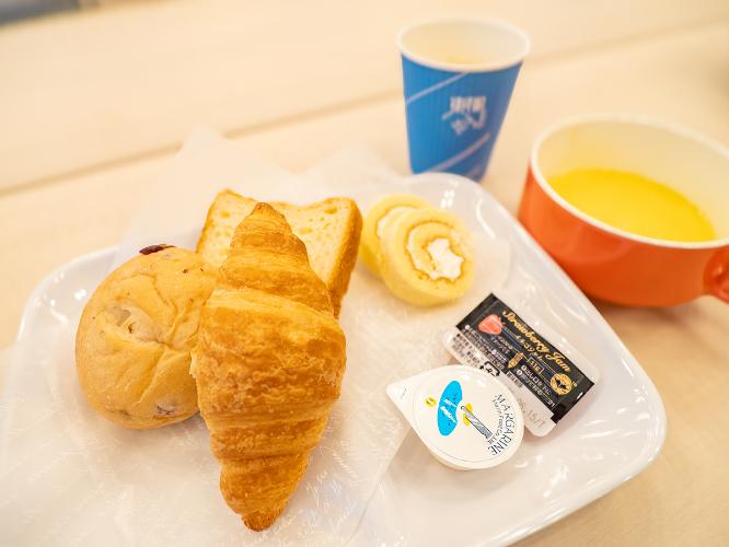 朝食