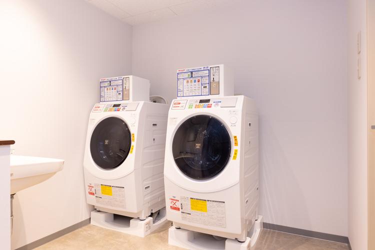 コインランドリーは1階にご用意しております。