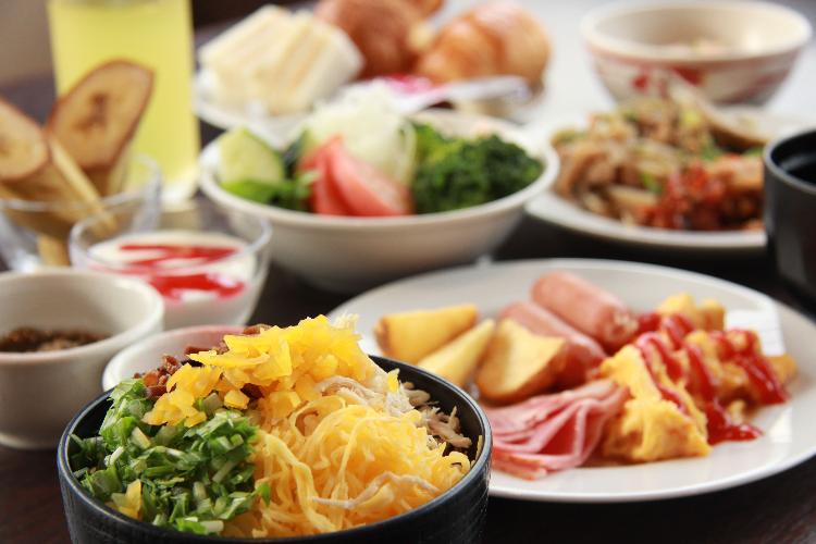 朝食ビュッフェ