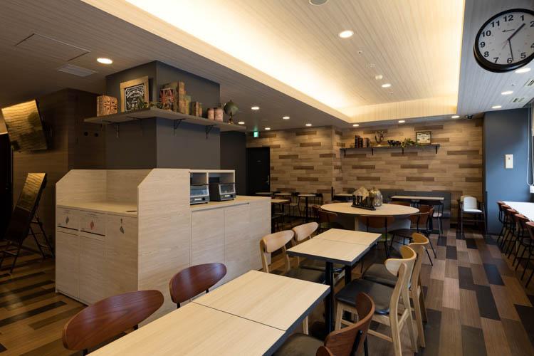 【ラウンジスペース】無料朝食・ウェルカムドリンクサービスのご利用など。きままにお過ごしください♪