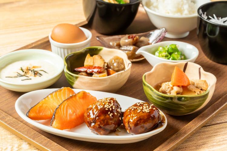 朝食