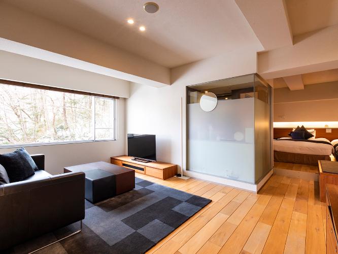 【ジュニアスイート】カジュアルな滞在が愉しめる50平米のお部屋。自分だけが知る隠れ家のような空間です。