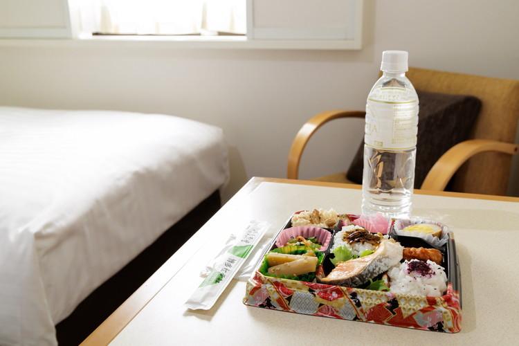 お部屋で朝食【日替わり九升弁当】（博多松栄軒）