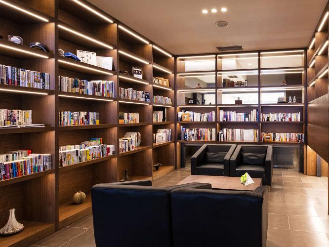 【のぐち文庫】多数の蔵書を揃えております。お部屋へもご自由にお持ちください