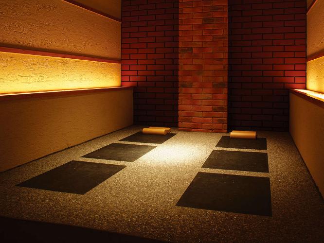 【貸切岩盤風呂】心地よい汗をかいてリフレッシュできるホットリラクゼーション。