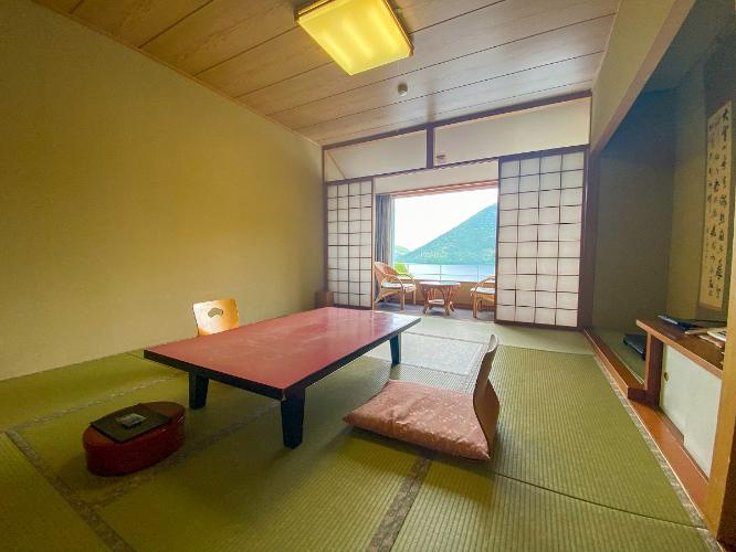 【和室10畳】5名までご利用いただけます。（客室一例）
