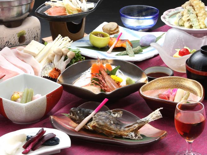 お料理一例／【風水膳】地元の幸をふんだんに使った和食膳をご堪能ください。
