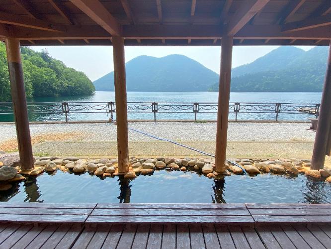 足湯からも絶景をお楽しみください。（5月中旬〜10月下旬頃）