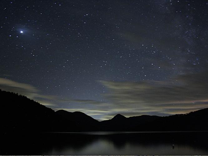 【夏】標高が高い然別湖は、星空が綺麗なことでも有名