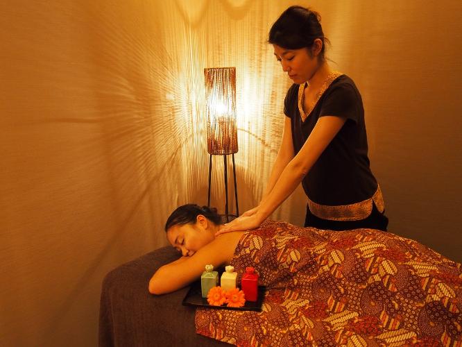 【AYA SPA】熟練スタッフがマッサージいたします。