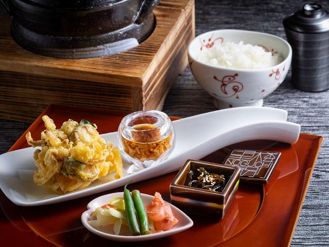 【お献立一例】ご飯／釜炊きの道産ゆめぴりかを、ご飯のお供とともに
