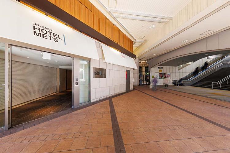 1Fエントランス(7:00-25:00)23時以降お越しのお客さまはこちらの入口をご利用ください。