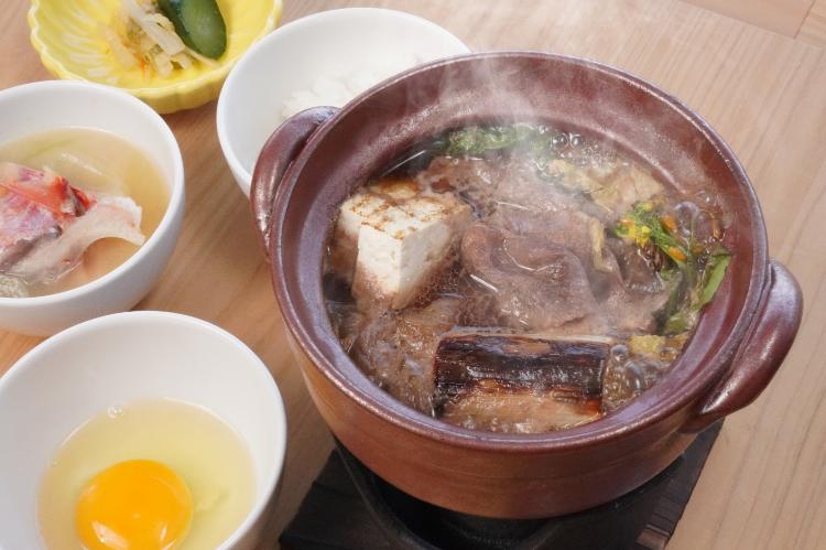 上質な国産牛を使った特製すき焼き