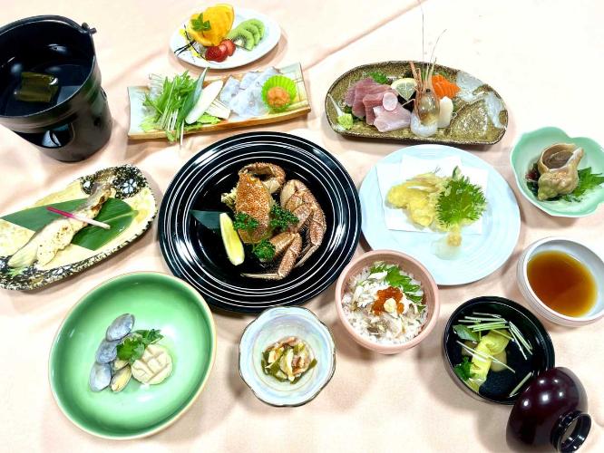 【贅沢プラン一例】毛ガニ半身と道産タコしゃぶ付の贅沢なお食事です。