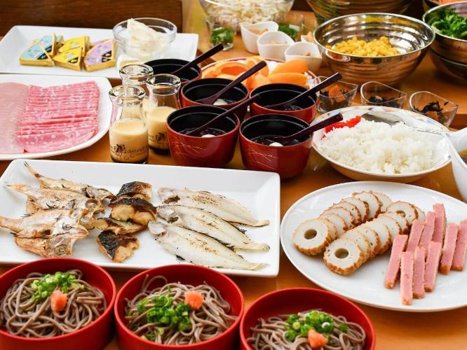 【2025年4月朝食リニューアル】定番メニューから郷土の味覚まで、多数取り揃えた和洋朝食バイキングです。