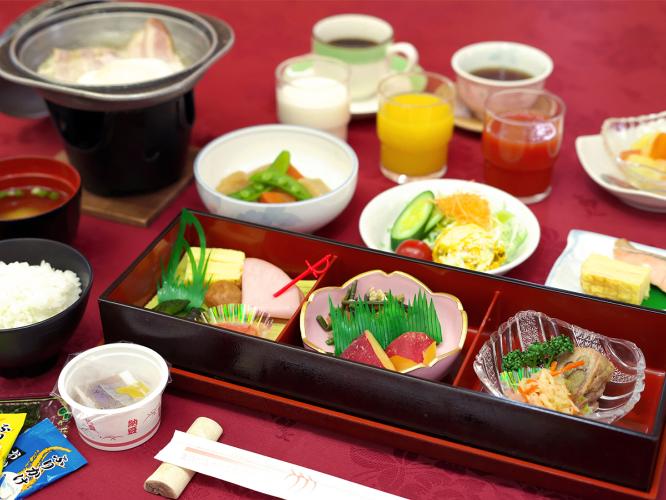 【朝食の一例】ご朝食はセットメニューまたはバイキングとなります。