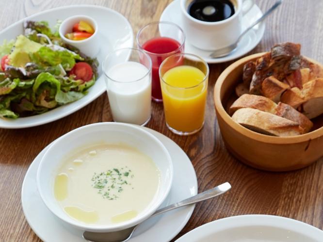 朝食はお好みで洋食『Breakfast』または和食『上五島の朝ごはん』をお選びください。