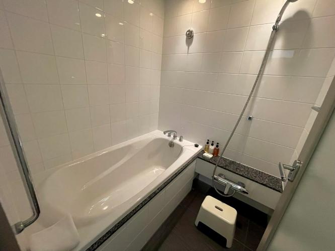 スーペリアルームに備わるお風呂です。トイレ別ですので、ゆったりとご入浴いただけます。 