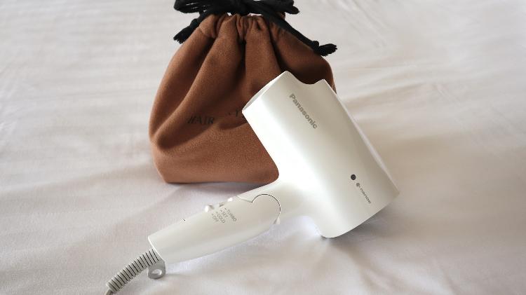 15階以上デラックス・ファミリー・スーペリアルームにはPanasonicナノケアヘアドライヤーをご用意しています。