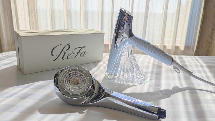スイート・プレミアルームには人気のReFaシャワーヘッド「リファファインバブル U」とヘアドライヤー「リファビューテック ドライヤースマート」をご用意しています。