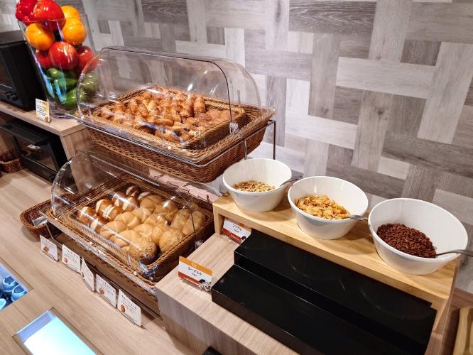 バイキング朝食では「焼きたてパン」をご用意しており、オススメはクロワッサンです。
