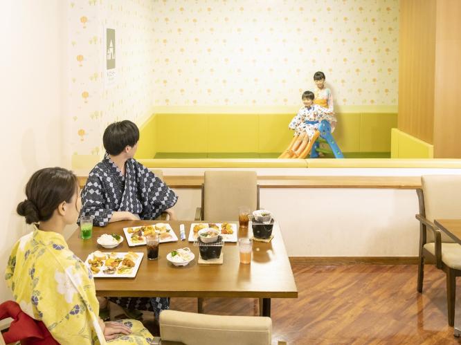 お食事スペース（キッズスペース）