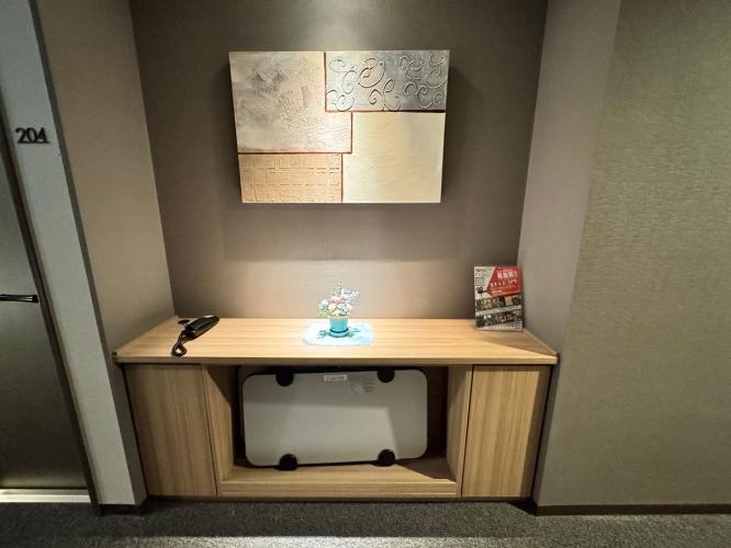 各フロアには、貸し出し用のズボンプレッサーを設置しております。