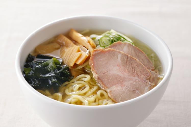 札幌といえばラーメン！目覚めのいっぱいをどうぞ。