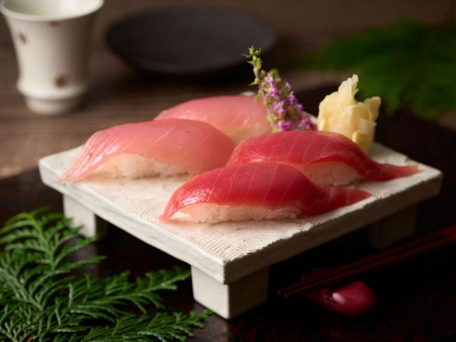 まぐろ握り食べ比べ（2種：生びんちょう、バチ）　※イメージ