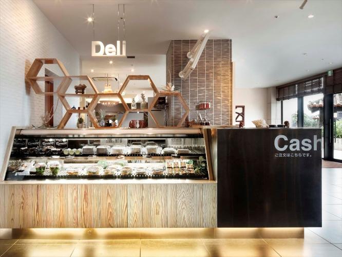【Deli ＆ Cafe】お部屋やプールサイド等、お好みのスタイルでホテルステイをご満喫ください