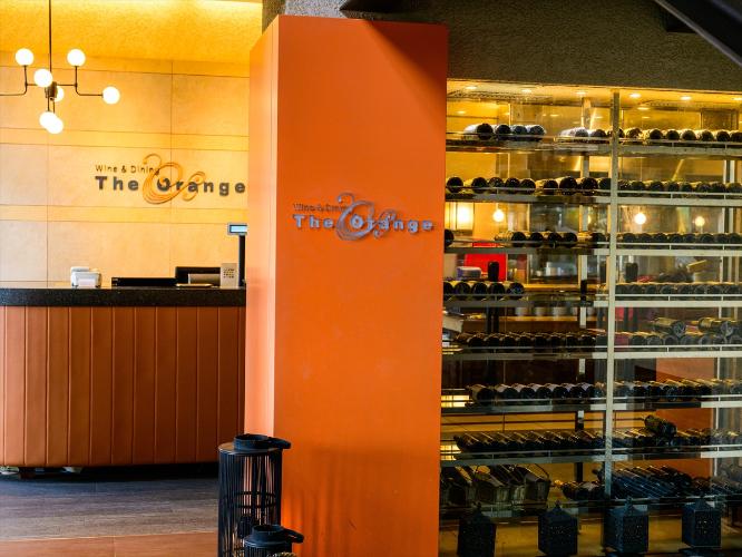 【Wine＆Dining The Orange】シーフード＆肉料理を愉しめるカフーのメインダイニング
