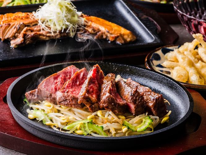 【周辺施設/沖縄炭火料理店 うむさんの庭】県産豚・和牛などを楽しめます（ホテルから徒歩約2分）