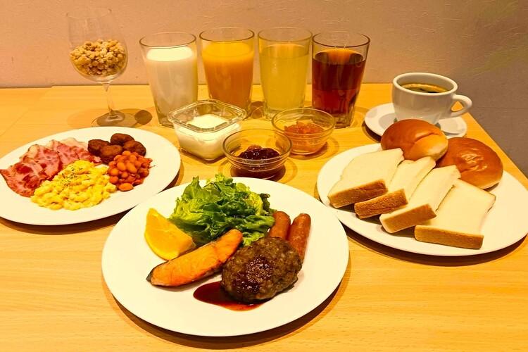 朝食盛り付け例
