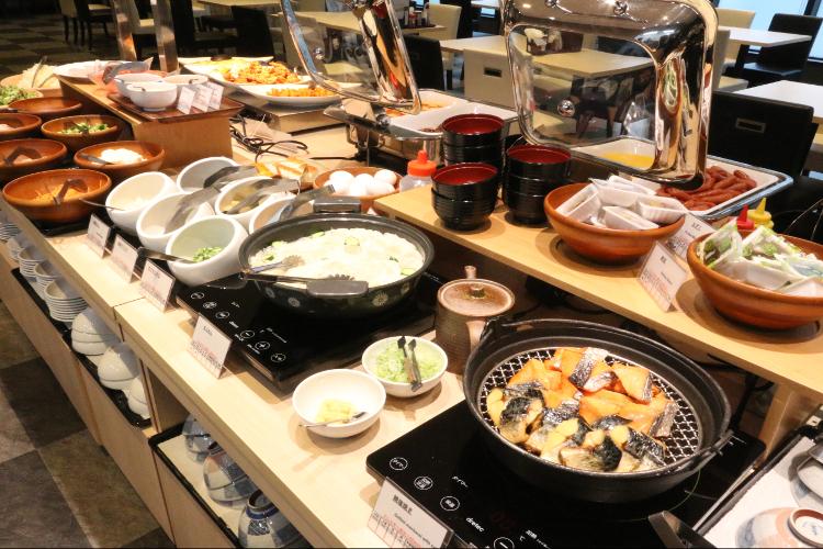 朝食ビュッフェ