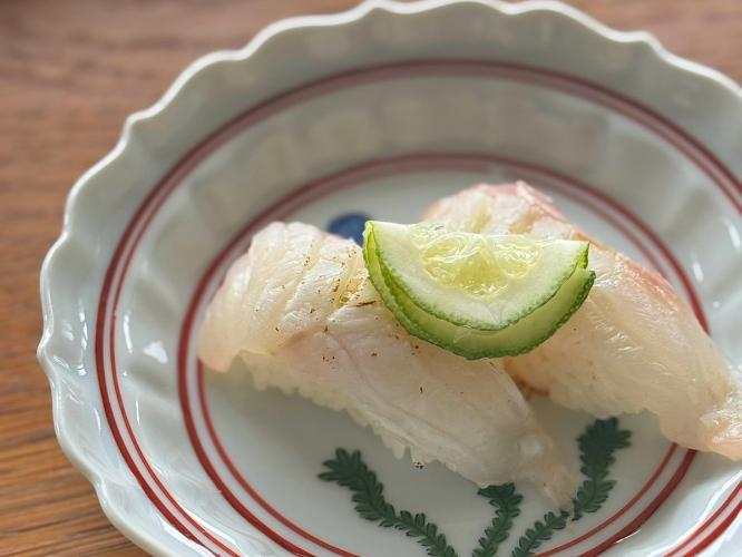 五島灘で獲れた天然クエプラン (お料理例）素材の味を楽しめるクエにぎりは絶品
