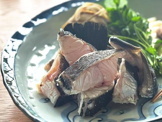 五島灘で獲れた天然クエプラン (お料理例）五島灘のクエを味わう定番クエ鍋をどうぞ