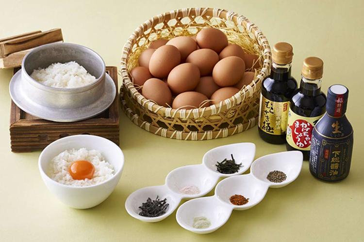 こだわりの卵とごはん、それに厳選した調味料とトッピング。