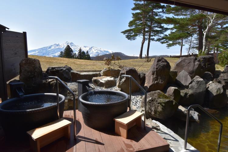 【本館】男子露天風呂　天然温泉露天風呂「金泉の湯」※加水・加温・循環ろ過