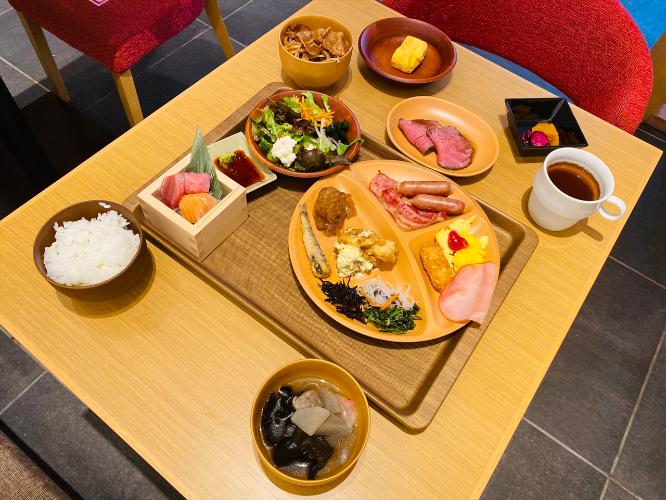 朝食バイキング　盛り付け一例