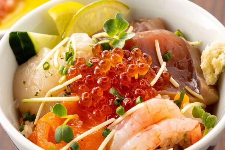 朝食メニュー『洋風海鮮丼』
